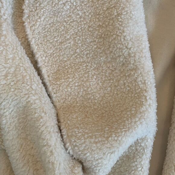 NWOT Express Sherpa coat size small - Picture 4 of 6